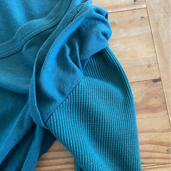 Women’s long sleeve 2-in-1 tee - Picture 3 of 5